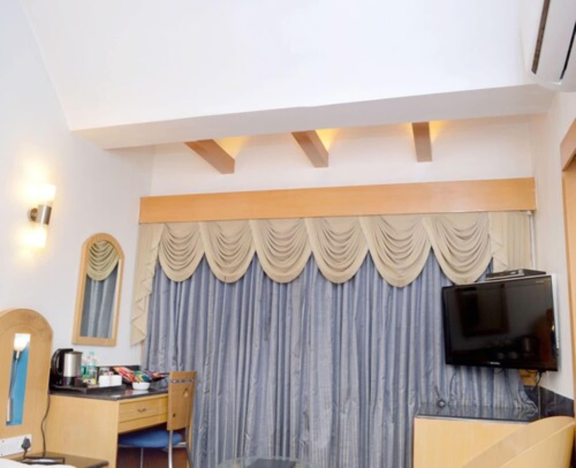 Ramee Guestline Hotel Khar Mumbai Kültér fotó