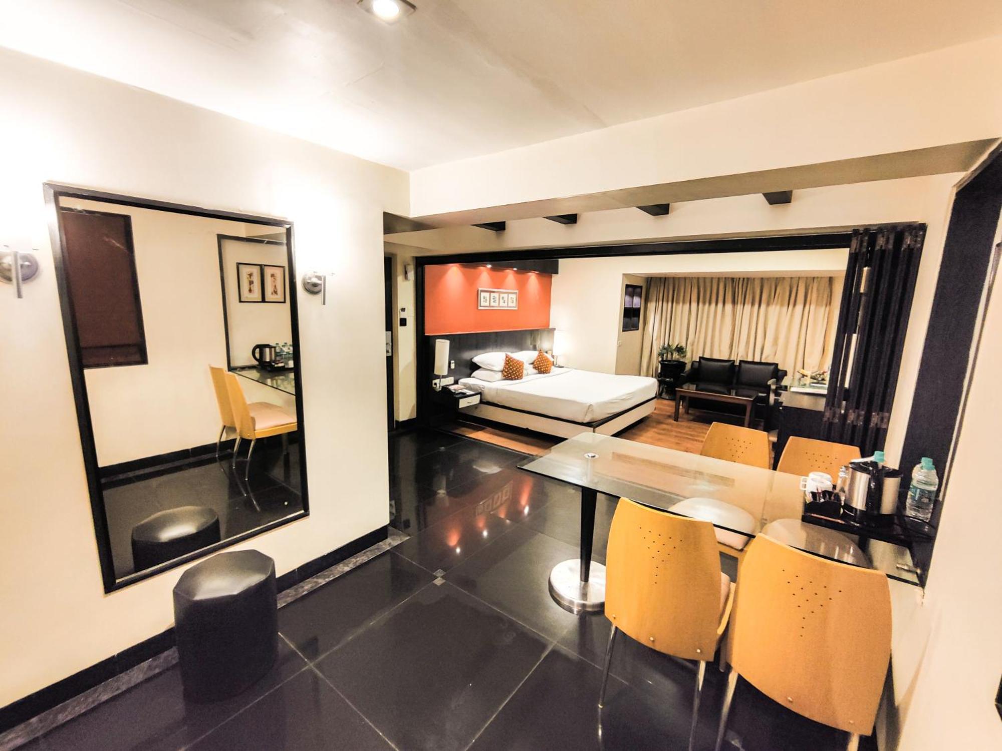 Ramee Guestline Hotel Khar Mumbai Kültér fotó
